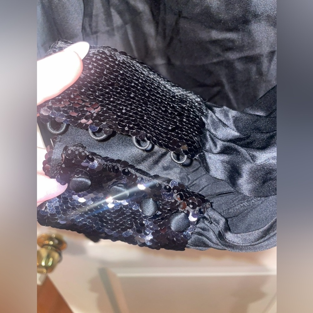 New! Cinq à Sept Black 100% Silk Blouse with Sequin Cuffs 🖤 Small NWT! Holiday - Picture 10 of 13